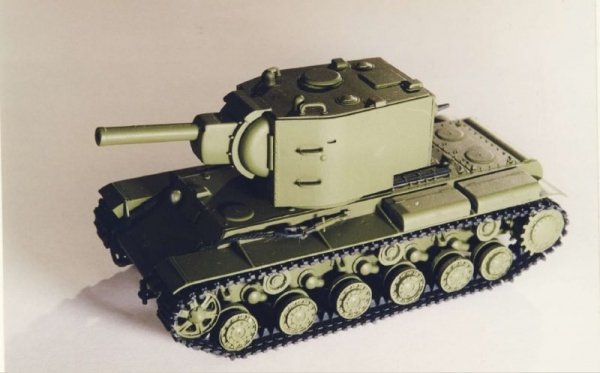 PST 72017 KV-2 Heavy Tank 1/72