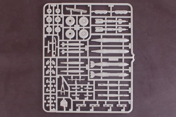Kitty Hawk 80132 F-35C Lighting II (1:48)