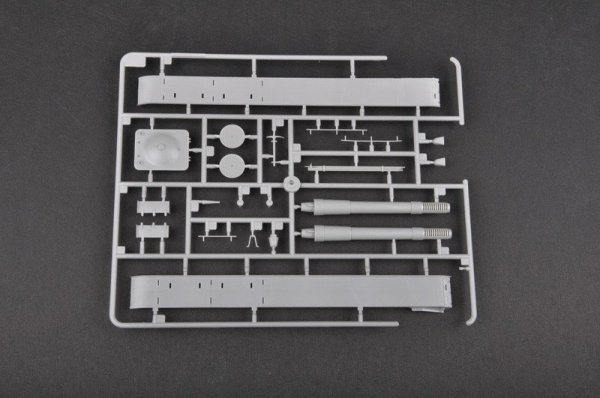 Trumpeter 05568 Soviet SU-152 Late (1:35)