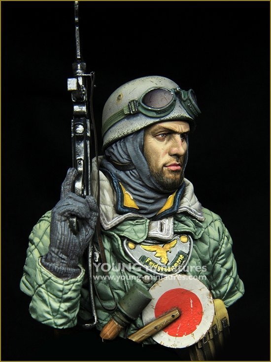 Young Miniatures YM1874 German Fallschirmjäger Eastfront 1943 1/10