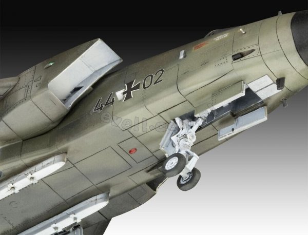 Revell 03801 Tornado Twin Pack - 50 Anniversary Panavia Tornado 1/72