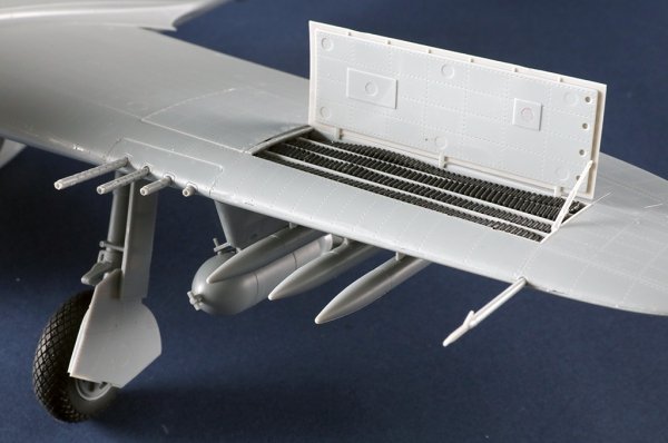 Trumpeter 02427 P-47D Thunderbolt Razorback 1/24