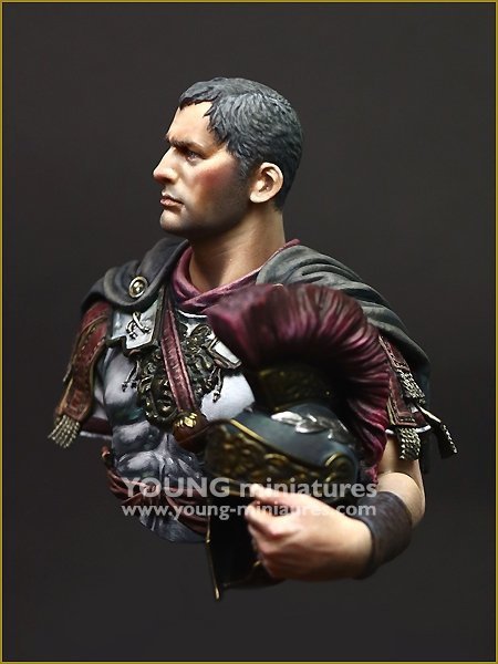 Young Miniatures YH1868 Roman Officer 1/10