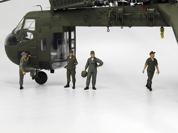 ICM 53101 US Helicopter Pilots (1960s-1970s) 1/35