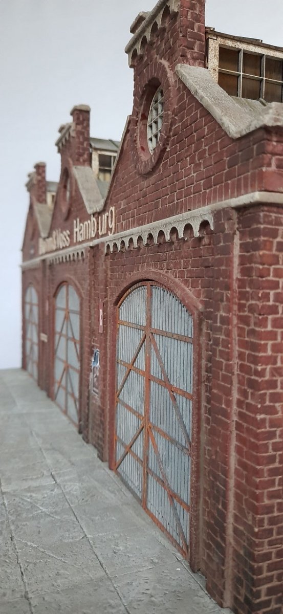 RT-Diorama 35285 Diorama-Base: &quot;Industrial Hangars&quot; 1/35
