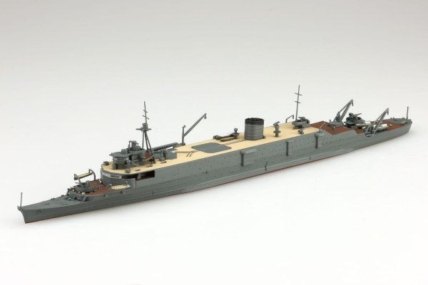 Aoshima 06666 JAPANESE NAVY SUBMARINE DEPOT SHIP TAIGEI - RENEWED1/700