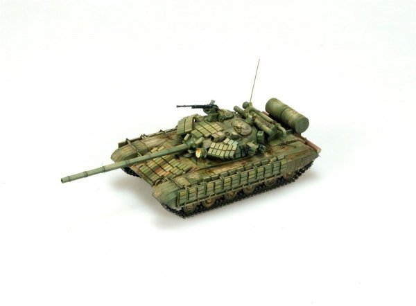 Modelcollect UA72059 T-64AV Main Battle Tank (1:72)