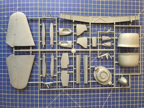 Infinity Models INF3201 SB2C-4 Helldiver 1/32