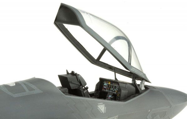 Meng LS-008 F-35A Lightning II Lockheed Martin Fighter JASDF 1/48