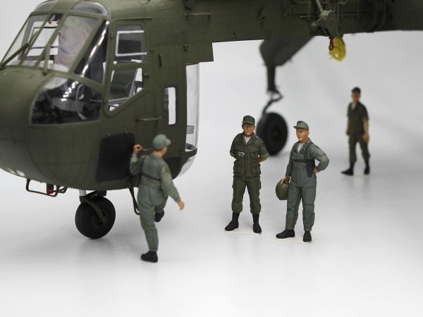 ICM 53101 US Helicopter Pilots (1960s-1970s) 1/35