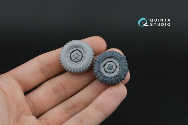 Quinta Studio QT35012 Dodge WC Family tyre set with chains (Zvezda) 1/35