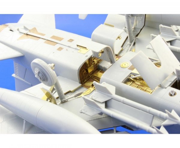 Eduard 48656 F-100C undercarriage 1/48 Trumpeter