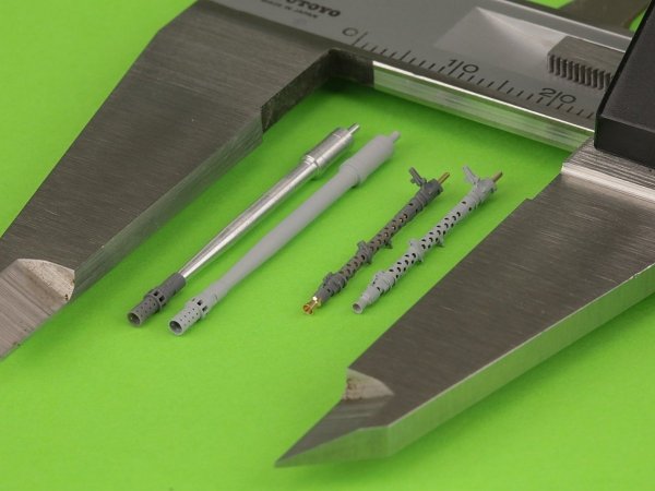 Master GM-35-046 PzKpfw II Ausf. a–F - 2cm KwK30 L/55 &amp; MG-34 gun barrels (for IBG, Dragon and other kits) 1/35
