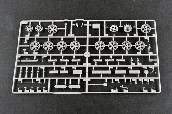 Trumpeter 09501 AT-T Artillery Prime Mover 1/35
