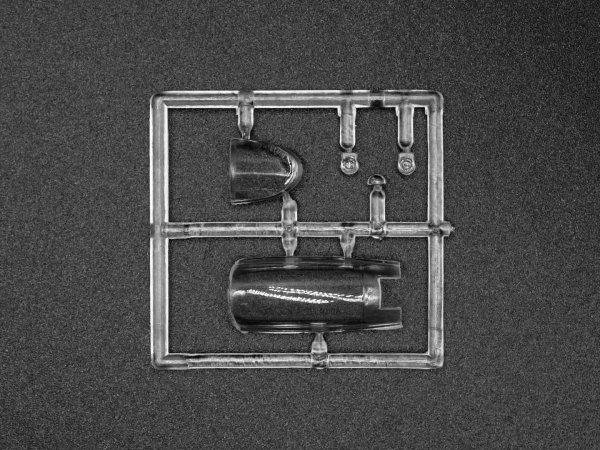 ICM DS7203 Soviet military airfield 1980s (Mikoyan-29 “9-13”, APA-50M (ZiL-131), ZiL-131 Command Vehicle and Soviet PAG-14 Airfield Plates) 1/72