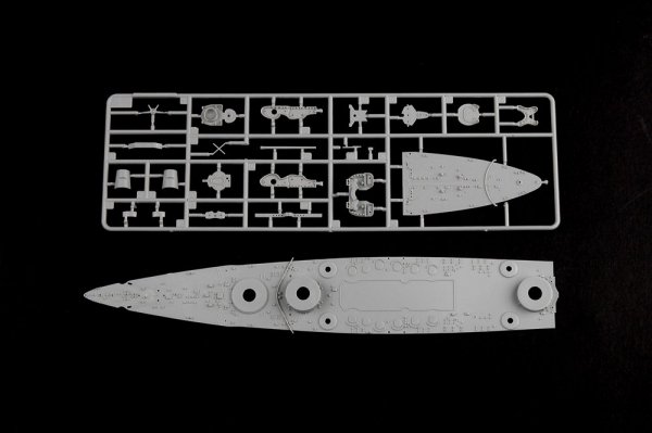 Trumpeter 05777 Italian Navy Battleship RN Roma (1943) 1/700