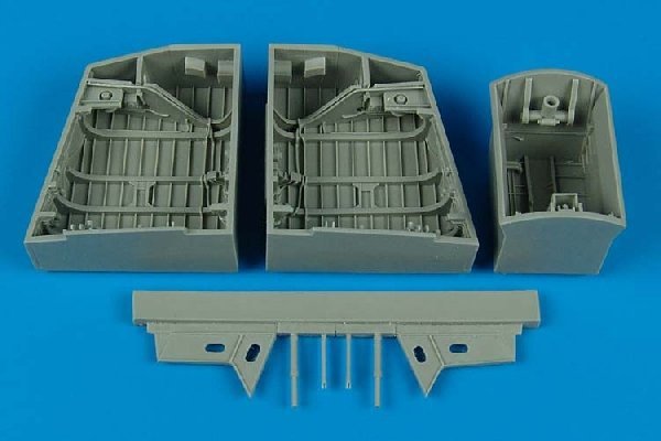 Aires 4453 English electric Canberra wheel bays 1/48 Airfix