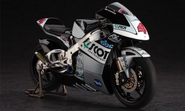 Hasegawa 21501 (BK1) Scot Racing Team Honda 250 2009 WGP250 Champ (1:12)