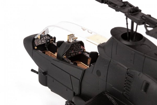 Eduard 491279 AH-1G SPECIAL HOBBY 1/48