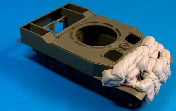 Panzer Art RE35-157 Sand armor for M5 “Stuart” 1/35