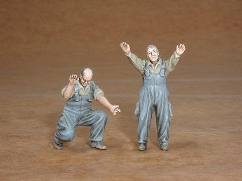CMK F48104 EU mechanics (present 2 figures) 1/48