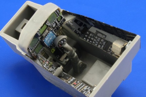 Eduard FE344 F-18E interior REVELL 1/48