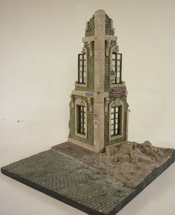 RT-Diorama 35253 Diorama-Base: Cityhouse Corner 1/35
