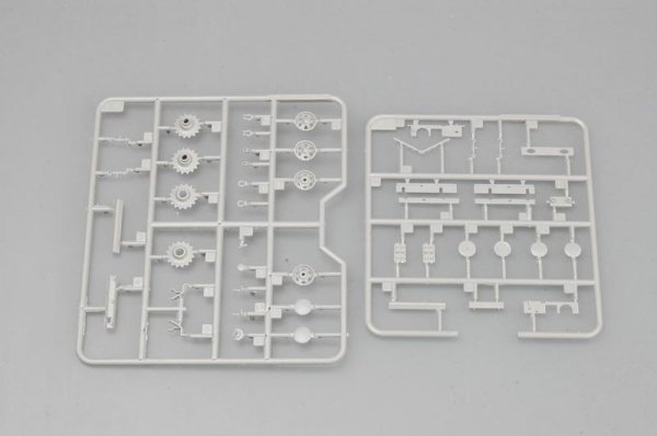 Trumpeter 07265 German Pz.Kpfw KV-1 756( r ) tank (1:72)