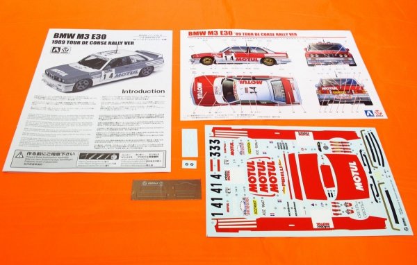 Beemax 24016 BMW M3 E30 Tour De Corse Rally Group (1:24)
