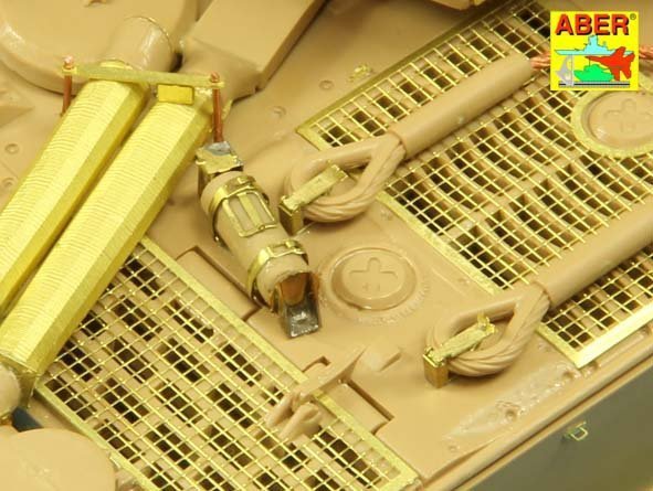 Aber 35259 Sd.Kfz.18 Pz.Kpfw.VI Ausf.E Tiger I (s.PzAbt. 501 in Tunisia) (1:35)
