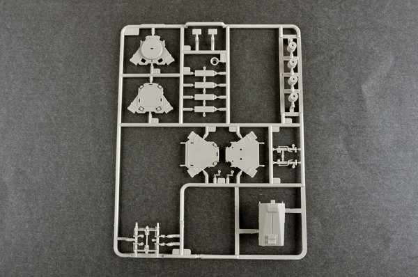 Trumpeter 07177 M983 Tractor &amp; AN/TPY-2 X Band Radar 1/72