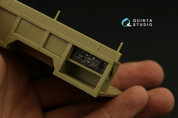 Quinta Studio QD35058 Chevrolet 1533X2 30cwt LRDG 3D-Printed &amp; coloured Interior on decal paper (Tamiya) 1/35