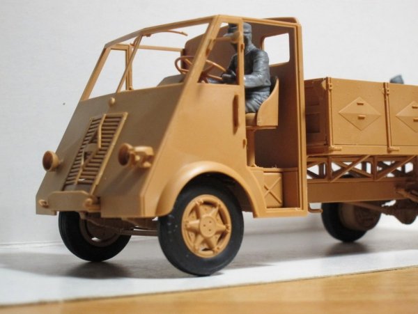 ICM 35642 German Drivers (1939-1945) (4 figures) (1:35)