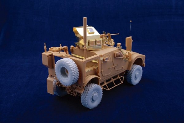 MK1 Design MM-35008 M-ATV DX PACK ( With resin tire ) 1/35