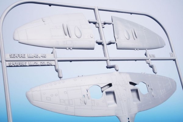Special Hobby 72482 Supermarine Seafire F/FR Mk.46 'No. 1832 Squadron' 1/72