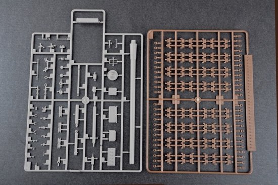 Trumpeter 05592 Soviet 2S7M Self-Propelled Gun (1:35)