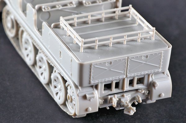 Trumpeter 07403 German Sd.Kfz. 8 schwerer Zugkraftwagen 12t 1/72