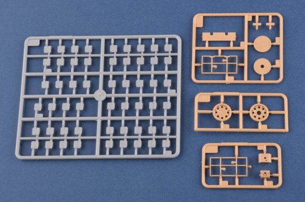 Hobby Boss 84515 Soviet BT-2 Tank (mid) 1/35