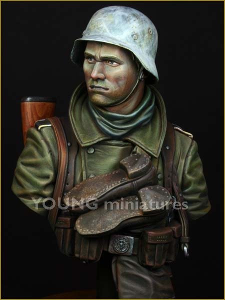 Young Miniatures YM1825 German Infantry Russian Front WWII 1/10