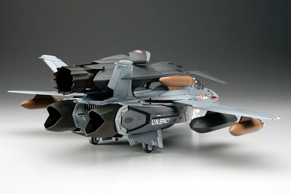 Hasegawa 65777 VF-0A/S w/Ghost &quot;Macross Zero&quot; 1/72