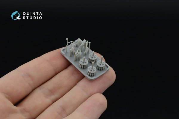 Quinta Studio QD+48648 Russian naval tow tractor 3913 3D-Printed &amp; coloured Interior on decal paper (RFM) (with 3D-printed resin parts) 1/48