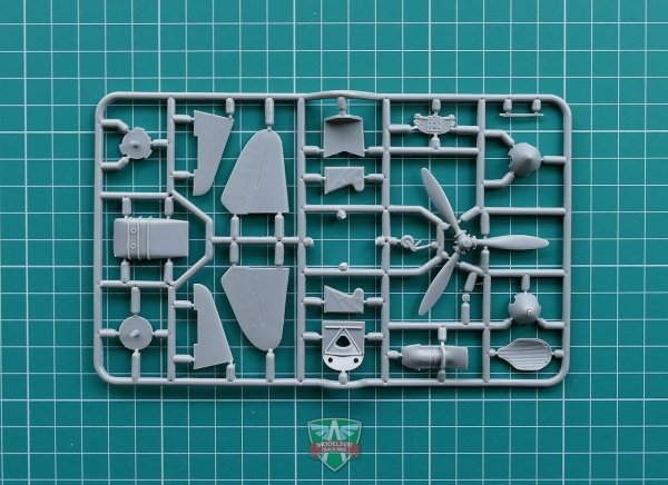 Modelsvit 4802 Yak-1 Soviet fighter on skis 1/48