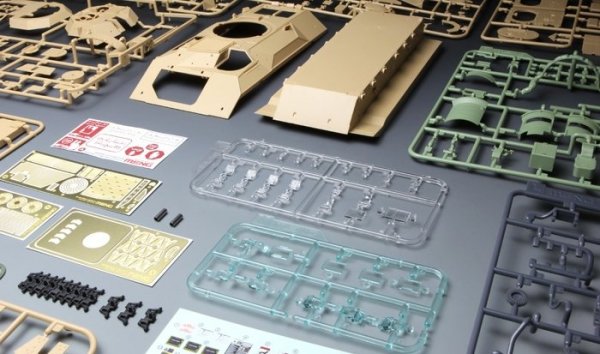 Meng Model SS-004 U.S.Infantry Fighting Vehicle M2A3 Bradley w/BUSK (1:35)