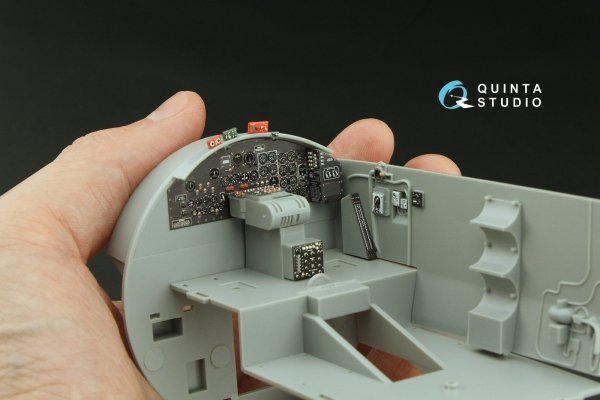 Quinta Studio QD32233 Boeing B-17E/F Pilot's cockpit. 3D-Printed coloured Interior on decal paper (HK models) 1/32