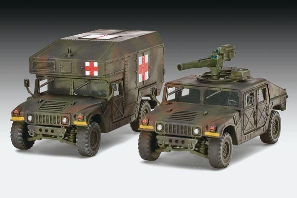 Revell 03147 HMMWV M966 TOW Missile Carrier&amp;M997 Maxi Ambulance (1:72)