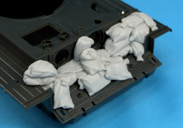 Panzer Art RE35-199 Sand armor for A27 “Cromwell” 1/35
