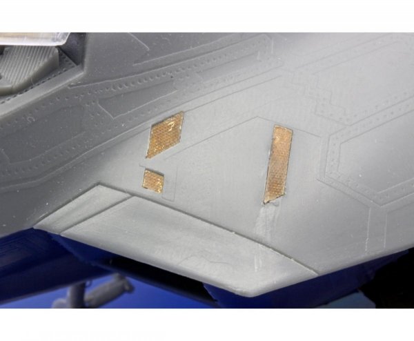 Eduard 73379 F-22 S. A. 1/72 FUJIMI