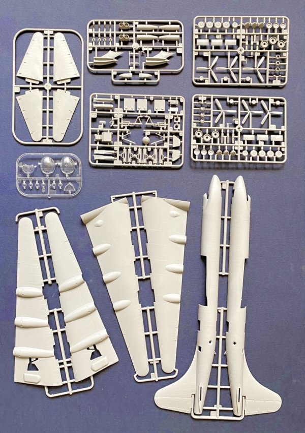 Roden 348 Convair NB/XB-36H Crusader 1/144
