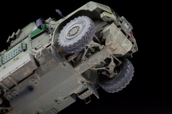 Zvezda 3648 Typhoon VDV 4x4 K-4386 1/35