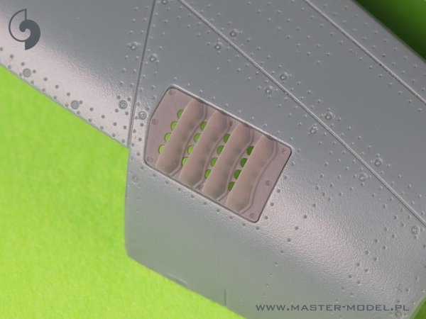 Master AM-48-188 P-51 Mustang - pokrywa wlotu powietrza do gaźnika - typ z żaluzjami dla RAF - wersja B (do modelu Eduard) 1/48